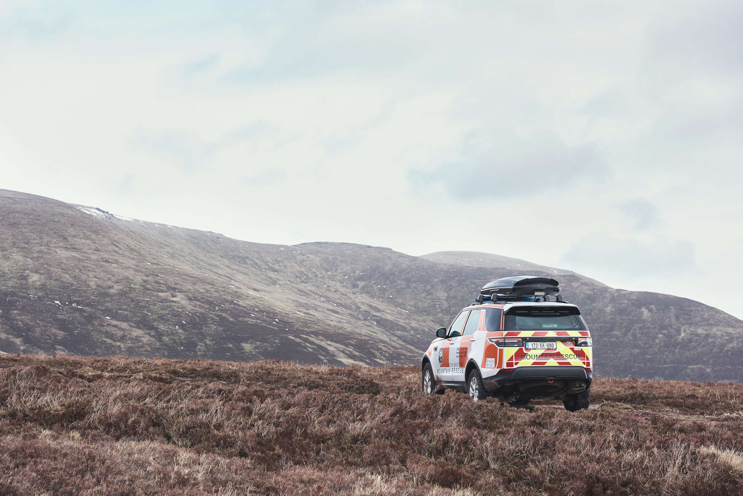 Diseñado para servir: Land Rover Discovery participa en un rescate histórico tras la reapertura de las montañas